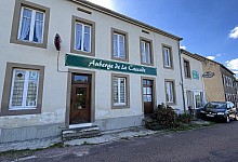 Immeuble à usage de bar-hôtel restaurant sur les hauteurs d'Autun